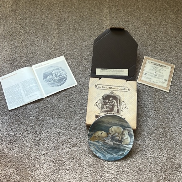 Vintage Edwin M Knowles China Co “A Tender Coaxing” plate 8.5 inches - Picture 2 of 6